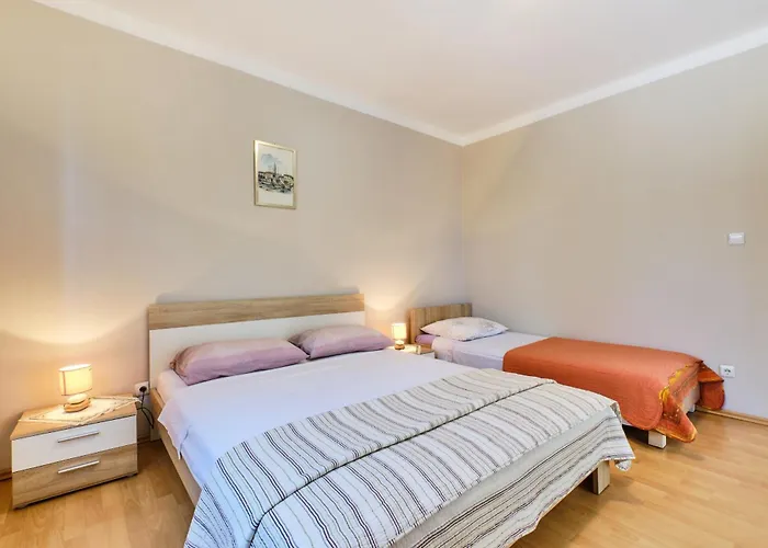 Apartamento With A Parking Space Mali Losinj, Losinj - 19653 *