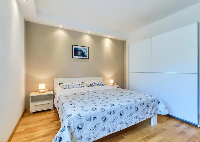Apartamento With A Parking Space Mali Losinj, Losinj - 19653 Mali Lošinj