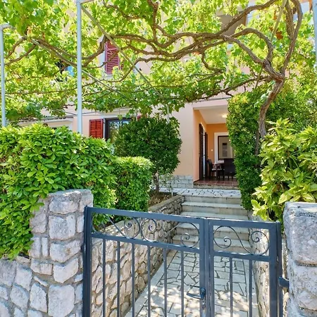 Apartman With A Parking Space Mali Losinj, Losinj - 19653 *
