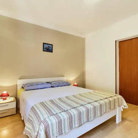 Appartement With A Parking Space Mali Losinj, Losinj - 19653