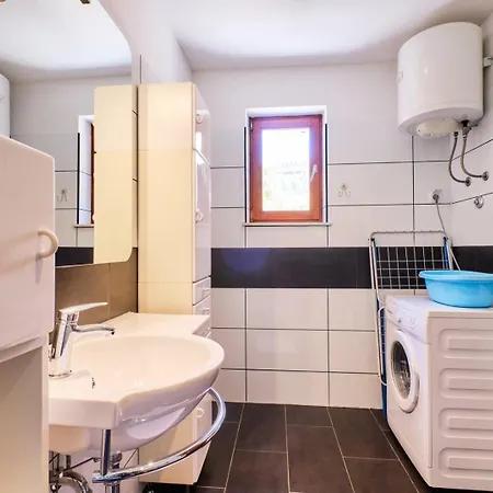 Appartement With A Parking Space Mali Losinj, Losinj - 19653 *