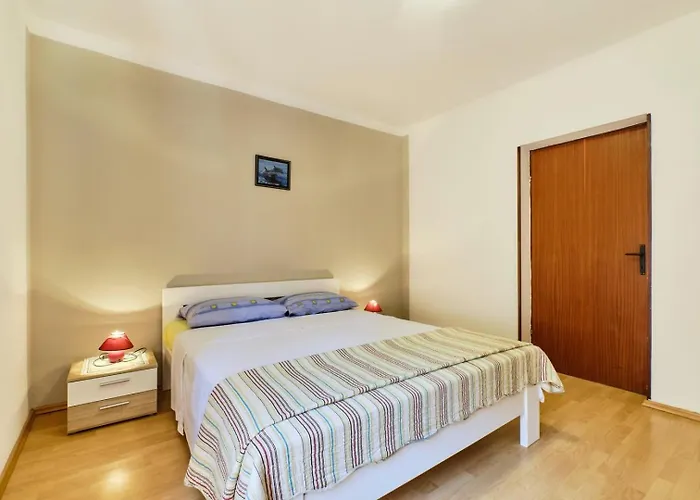 Appartement With A Parking Space Mali Losinj, Losinj - 19653